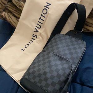 Louis Vuitton Avenue Sling
